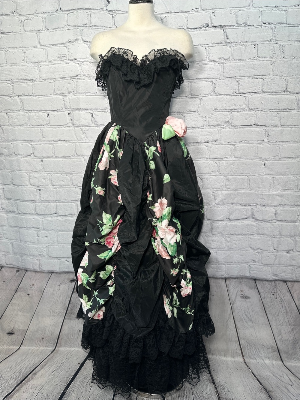 Vintage 80s Victorian Lace Taffeta Prom Dress Pink Black Roses Ruched Strapless